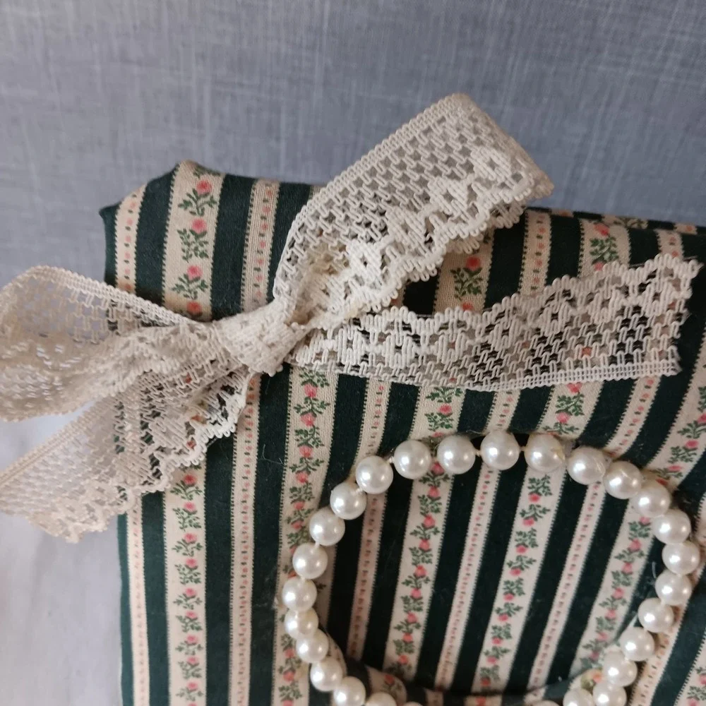Cottagecore‎ Fabric Picture Frame Floral Rose Pearl Lace Green White Vintage 7x7